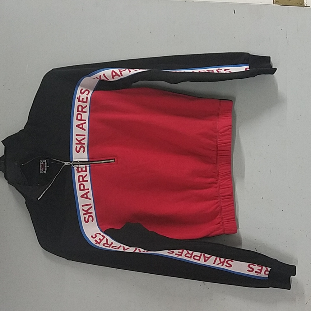 Ski Apres Sweatshirt with half zip, Size Small NWT